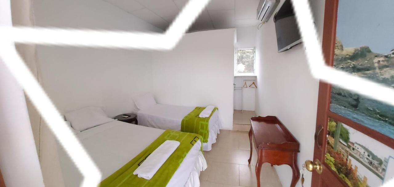 Hostal Gualingo Hotel Santa Rosa  Exterior photo